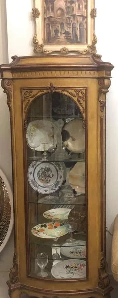 Vintage Style Showcase